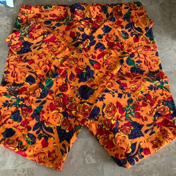 NIP LuLaRoe Tall and Curvy Super Soft Leggings - Picture 2 of 3